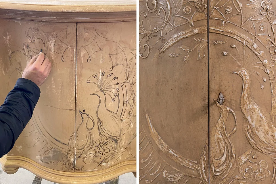 Tracciato in carboncino / Decoro in rilievo